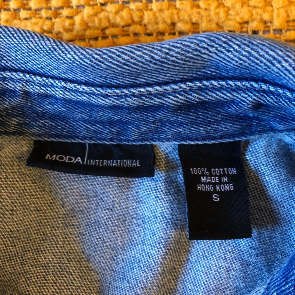 Unique Buttonless Jean Jacket - image 3